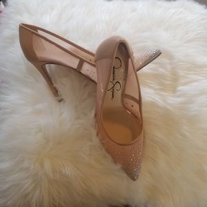 Jessica Simpson Gorgeous nude pumps